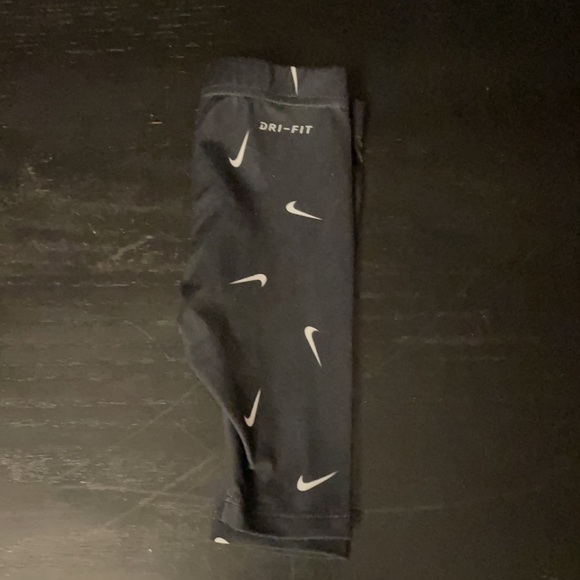 Nike dri fit pants size 12M - Picture 4 of 7